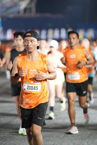 BIB: 21045
                            <button type="button" onclick="openModal(19605354)" class="btn btn-primary btn-sm float-right btn-popup" data-toggle="modal" data-target=".modal-high-quality">
                        <i class="fas fa-shopping-cart"></i> Add to Cart
                    </button>
                                            <button type="button" onclick="isThisMe(19605354, true)" class="btn btn-success btn-sm float-right btn-popup btn-isme hidden" data-toggle="tooltip" data-placement="bottom" title="นี่คือรูปของคุณใช่ไหม คลิกที่นี่เพื่อเอาเข้าอัลบั้ม">
                        <i class="fas fa-plus"></i> Add to album
                    </button>
                    <button type="button" onclick="isThisMe(19605354, false)" class="btn btn-warning btn-sm float-right btn-popup btn-isnotme hidden">
                        <i class="fas fa-ban"></i> Remove from album
                    </button>